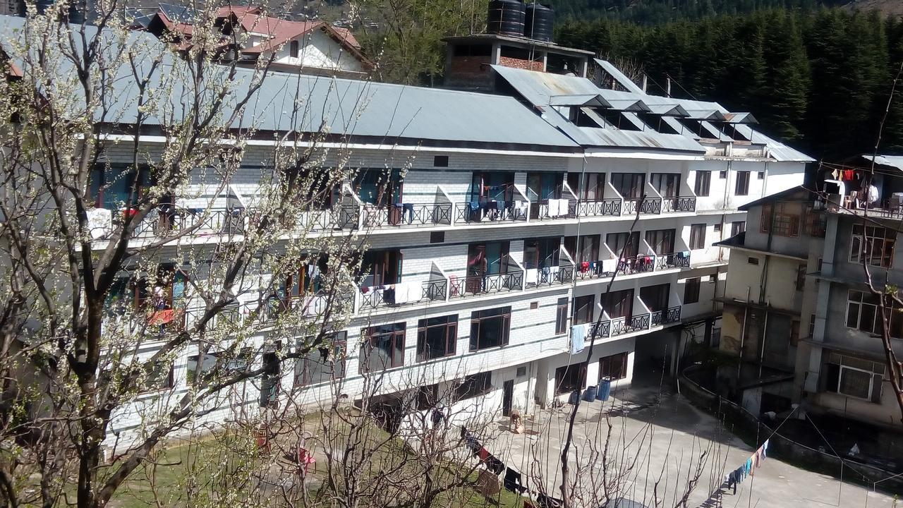 Hôtel Nandini Palace à Manāli Extérieur photo