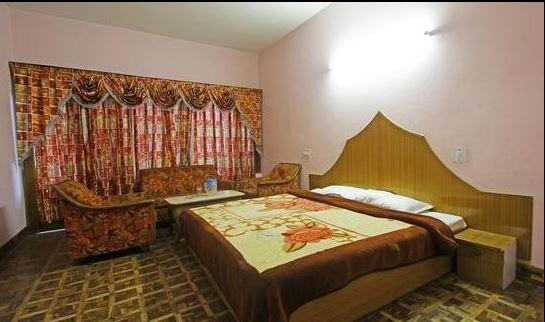 Hôtel Nandini Palace à Manāli Extérieur photo