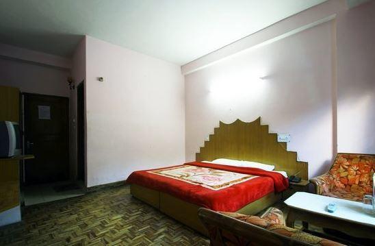 Hôtel Nandini Palace à Manāli Extérieur photo