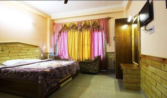 Hôtel Nandini Palace à Manāli Extérieur photo