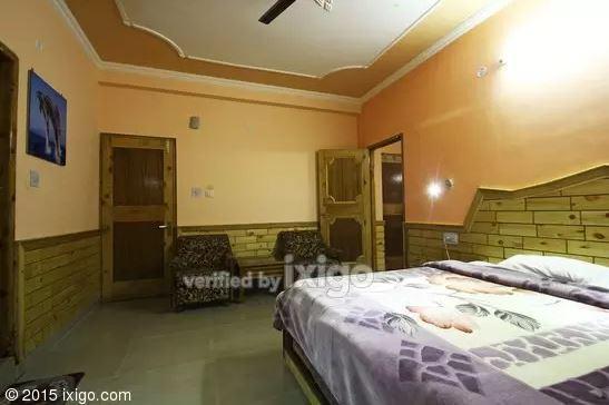 Hôtel Nandini Palace à Manāli Extérieur photo